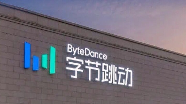 زانغ يي مينغ: نحن نوفر وجبات الطعام الثلاثة للموظفين، فهذا أكفَأ في إدارة الموظفين من فرض تسجيل الحض