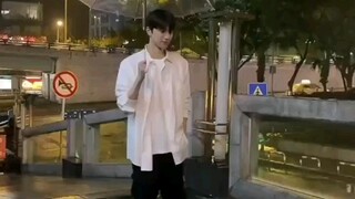 What a handsome guy Lin Yi is!!!