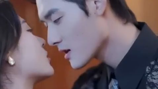 Demi selamatkan adiknya, gadis itu goda CEO kejam, tak tahu CEO justru jatuh cinta