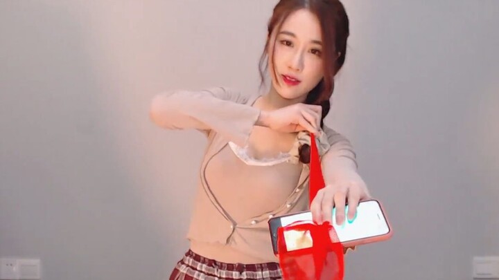 [Xuanzi Magic & Behind the Scenes] New Silk Scarf Through a Phone