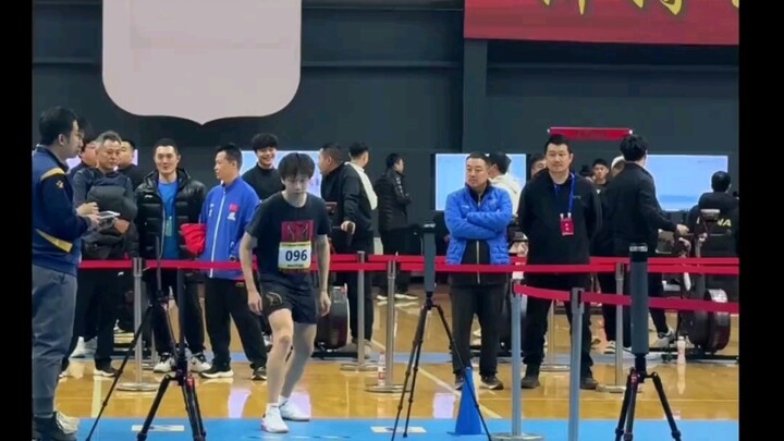 【林高远x王曼昱x孙颖莎x王艺迪】20231229国家体育总局体能大比武cut：国乒主力派出一远三金花组合出战，玩得开心就好成绩无所谓啦