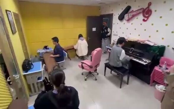 Bagaimana rasanya ketika ada ansambel band instrumental guzheng dan sheng memainkan "The Lonely Brav