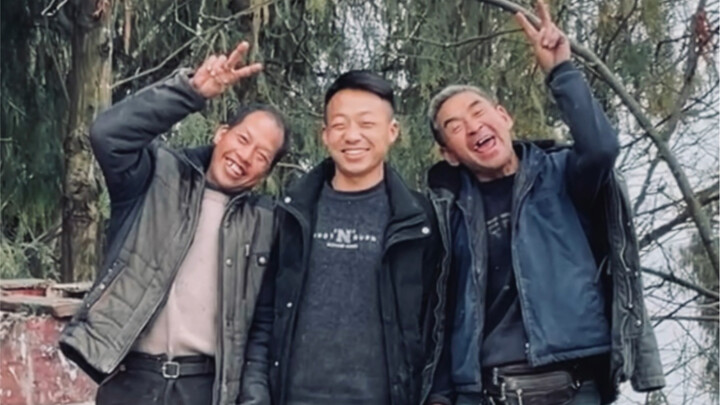 Dưới sự chứng kiến của mọi người, ngôi làng chúng tôi ngày càng khởi sắc và sẽ còn tốt đẹp hơn nữa!