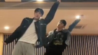 P1Harmony黄寅拓 x 尹起昊《NewJeans - Dittio》舞蹈视频公开！