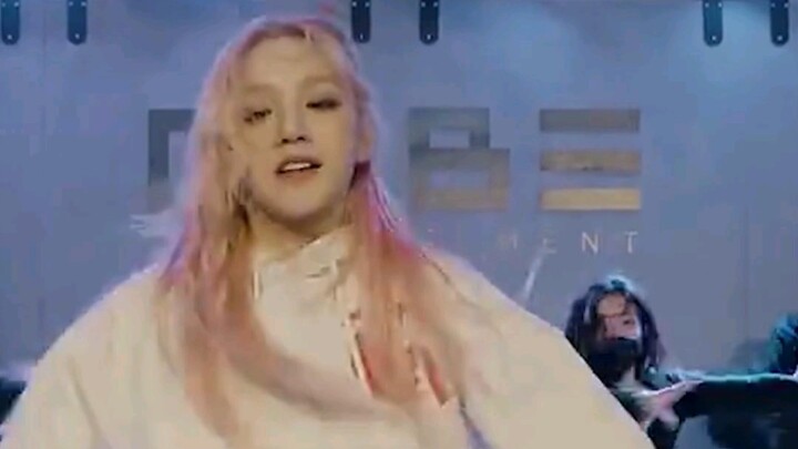 My bag practice room version of Song Yuqi's straight shot. This is my first time editing a straight 