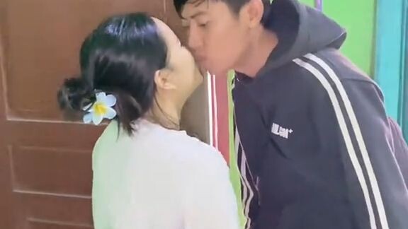 semoga yg brumahtangga juga pada bahagia ya🥰