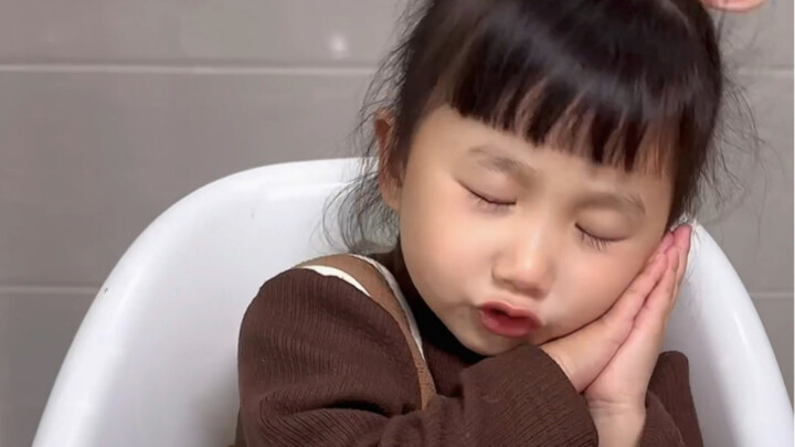 Ini adalah bayi ayam kecil