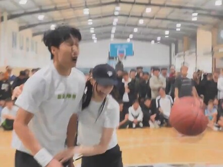 If you don’t pass the ball, I’ll mess with you!