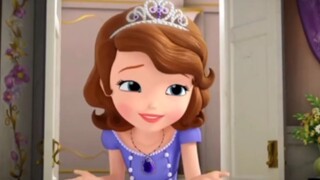 "You all know her with her hair down, but you don't know how much better she looks with her hair tie
