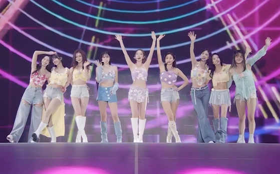 【Sân khấu 4K】TWICE « Talk That Talk » – TOUR THẾ GIỚI LẦN THỨ 5 ‘READY TO BE’ tại Fukuoka, 28/12/202