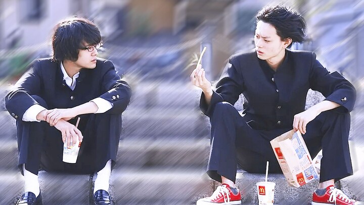 "Tại sao tuổi trẻ phải dành cho việc chạy nhảy và đổ mồ hôi? Tại sao chúng ta không thể lãng phí thờ