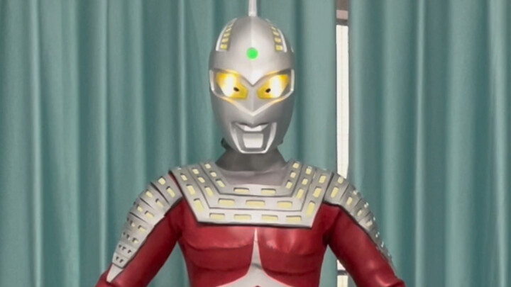 Leo's earless Ultraman Seven suit in the first episode