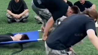 مضحك، تجريدي، متابعة متبادلة