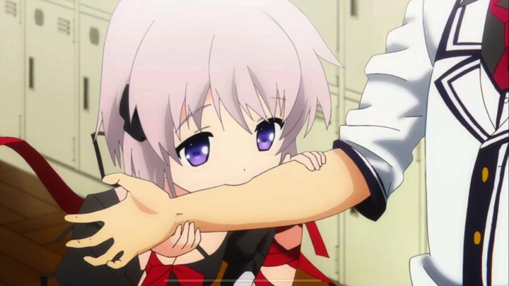 “Bị cô bé loli cắn một cái thì làm sao đây, giờ thành người ái mộ loli rồi”