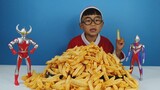 Ozawa, the father of Ultra and Ultraman Tiga shared tomato-flavored fries, and Uub brought three Ult