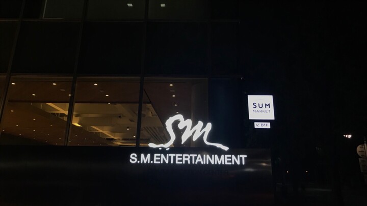 I Just Joined SM Entertainment! A Day in the Life of an SM Customer Service Agent