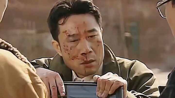 The mayor went undercover at an illegal factory and was beaten to a pulp by the security guards; upo