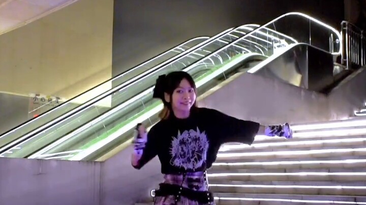 On what the otaku dancers were thinking when they were recording the dance! see if it's you