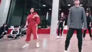 【明日之子乐团季】没想到银河系的舞担竟然是武星/原来你不是AI