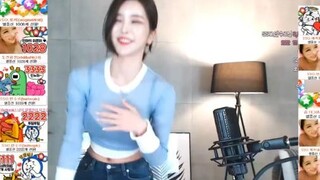 Yoon So-wan cools down in summer