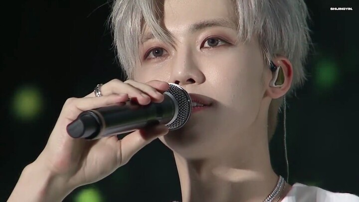 “เจ้าหญิงและเจ้าชายทั้งหลายของเรา ห้ามให้น้ำตาไหลออกมาจากดวงตานะจ๊ะ”