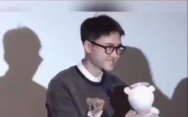 When Teacher Dū saw her own doll...