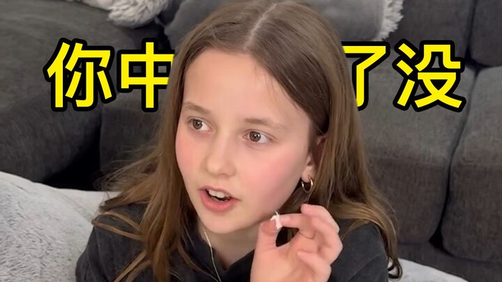 Dad teaches his daughter which types of guys to avoid—turns out, it’s men who really understand men!
