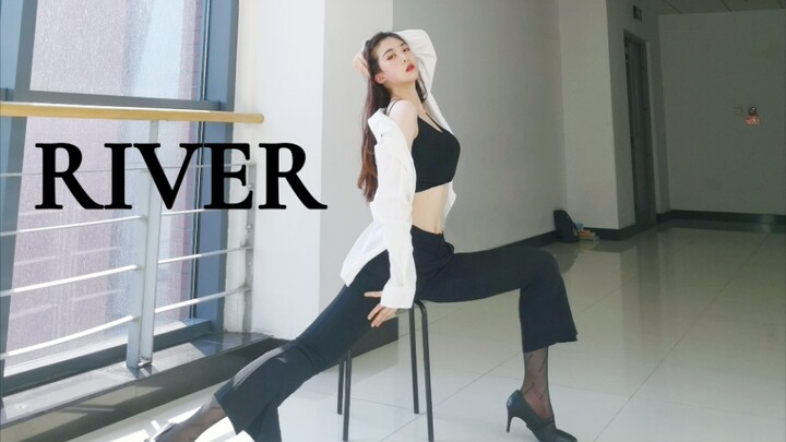 Thử thách giày cao gót 7cm dành cho người bị chấn thương lưng! Hôm nay cũng là một ngày cố gắng vừa 