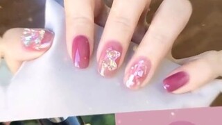 Let's go for the cute little bear manicure! I don't need to tell you how white this color is.
