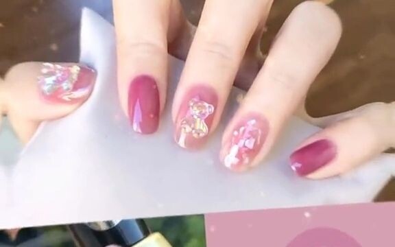 Let's go for the cute little bear manicure! I don't need to tell you how white this color is.
