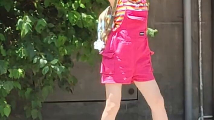 Summer songs need dopamine! NMIXX's cover of "Party O'Clock"