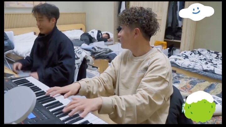 关于少熙跳舞（二哥帽子一带就知道有没有）