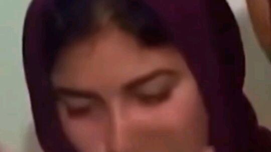 আবাসিক হোটেল তরুণী কট