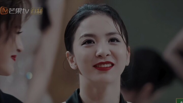 [Tang Shiyi] Moved by my words, she stood for a long while.
