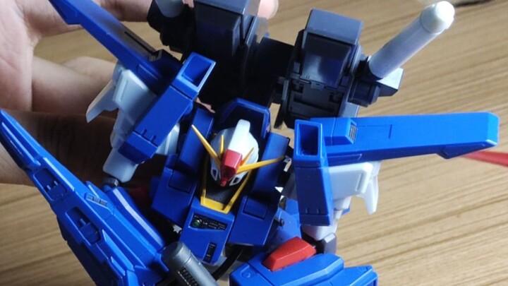 น่าประหลาดใจที่ชุดเกราะ FA ไม่ได้ทำอะไรมากนักในการสกัดกั้น Robot Soul FAZZ ที่เคลื่อนที่ได้ของมันเอง