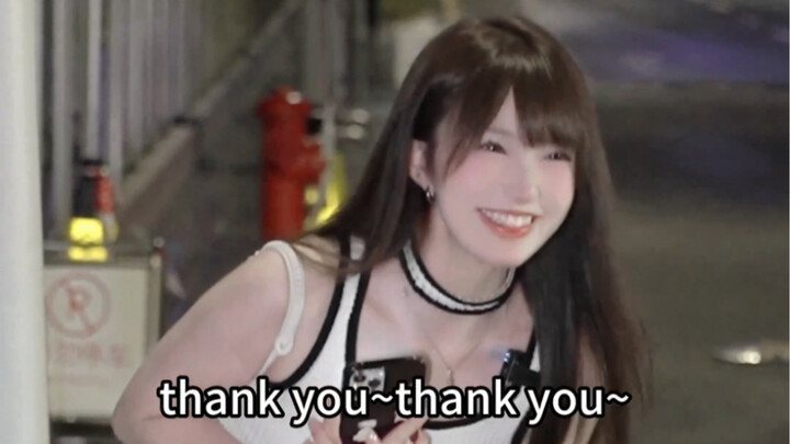 Gặp ma rồi! Hú hồn quá! Mà mình chẳng hiểu gì cả… Thật là ngại quá……