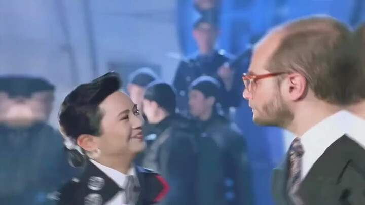 No wonder she’s the tiger of the criminal investigation unit—she can even tame a fierce tigress like