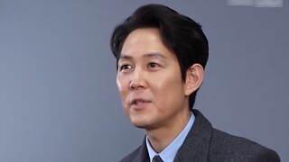 Pertarungan pertama sukses, film pertama Lee Jung-jae sebagai sutradara, dan memenangkan Penghargaan