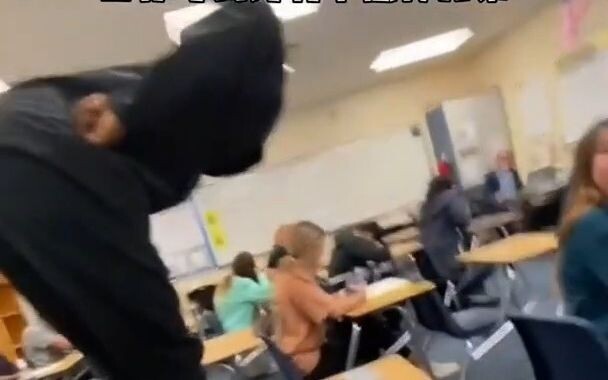 เมื่อคุณมีเพื่อนขี้งกในห้องสอบ...