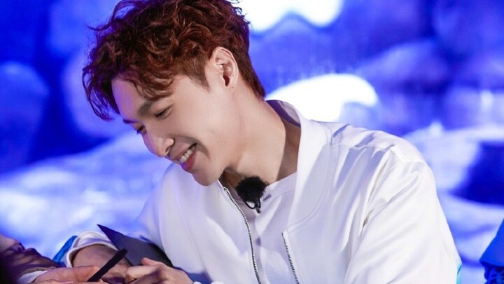 【张艺兴】120秒心动挑战，你有没有被他的微笑暴击。