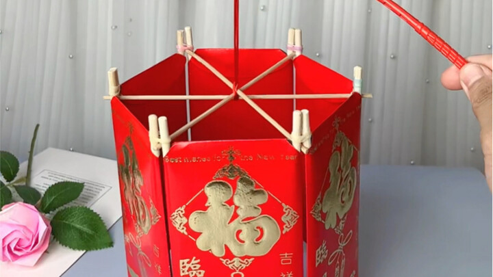 Use six red envelopes to make beautiful National Day and Mid-Autumn Festival lanterns. It is very si