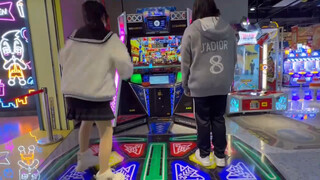 今夜我是舞王，为大家献上搞笑一分钟[嘟嘟]