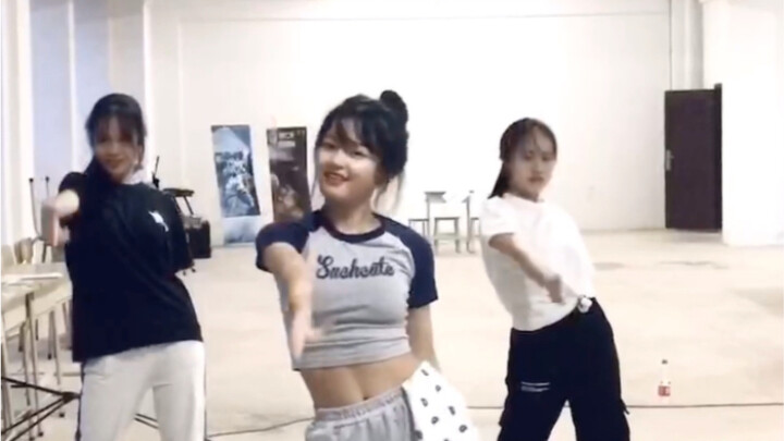 [Nanning No.2 Middle School] BGM Street Dance Club sweet girl dances "Dilemma" choreographed by Tong
