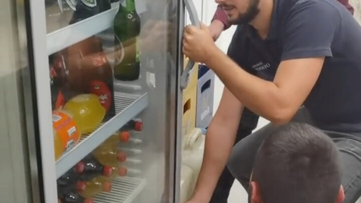 Saat gantungan itu jatuh, bahkan anjing pun punya penyesalan.