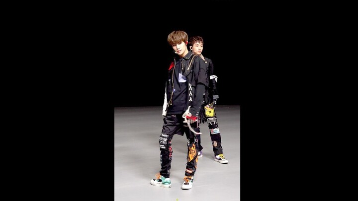 [WayV/WayV] [YANGYANG Focus] WayV 'Turn Back Time' (Escape Ver.) @WayV THE STAGE