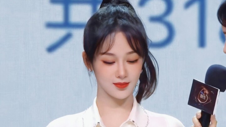 Ya ampun!! Hari ini aku benar-benar tergila-gila pada dewi unguku—Yang Zi