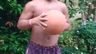 °