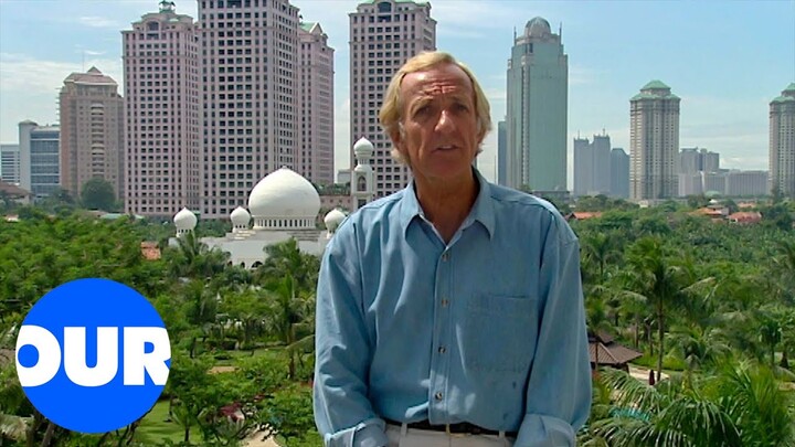 John Pilger Exposes Indonesian Sweat Shops Backed By The IMF (20th Anniversary) | Our History