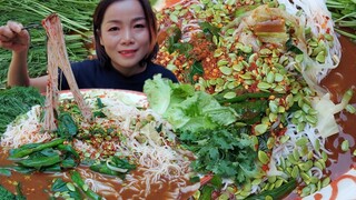 ข้าวปุ้นซาวน้ำปลาแดกนัวเรณู โรยเม็ดกระถินหอมๆ แซ่บนัวยืน1คือเก่า 27/2/65
