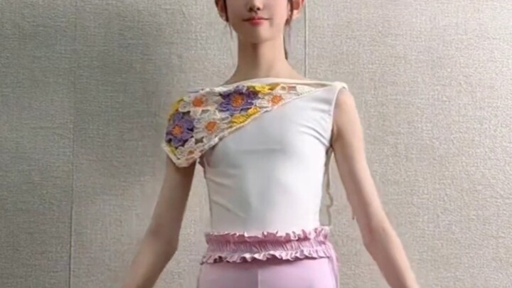 This is the refreshing vibe dance students should have—so sweet it melts your heart! 447